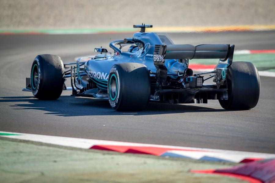  Mercedes-AMG F1 W09 EQ Power+ 2018 года  (фото 14 из 36)
